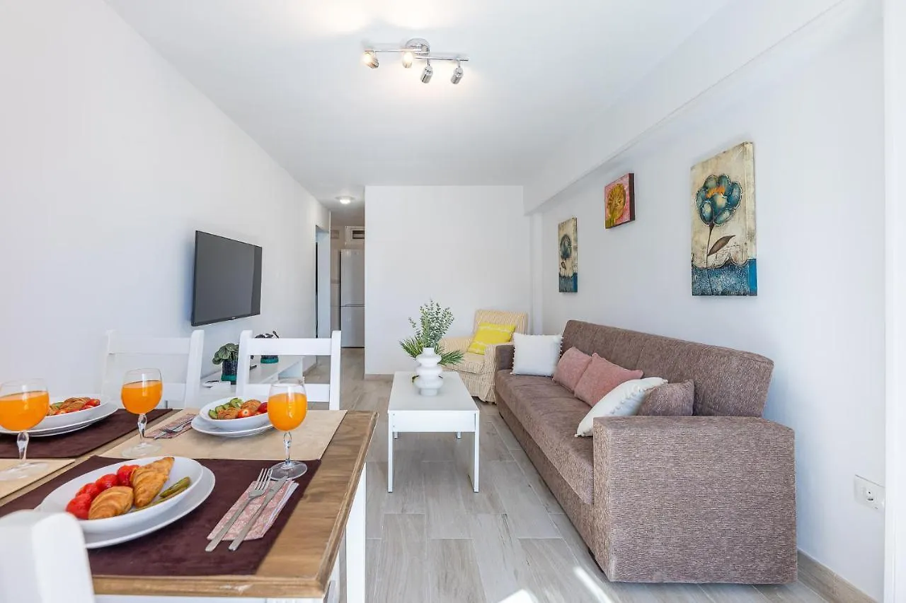 Appartamento 797 Holiday Rentals - Apartamento Para 3 En Piscis Con Piscinas Benalmádena