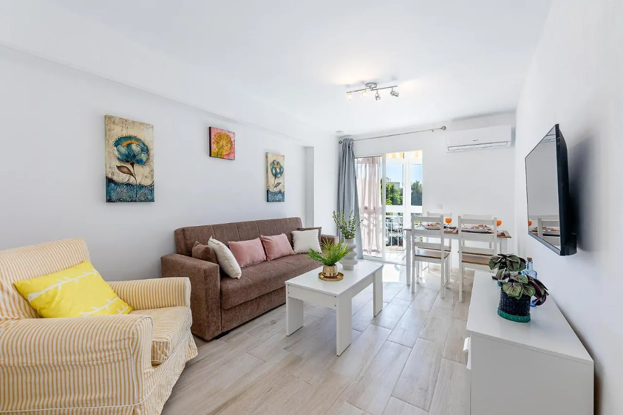 797 Holiday Rentals - Apartamento Para 3 En Piscis Con Piscinas Benalmadena Apartment