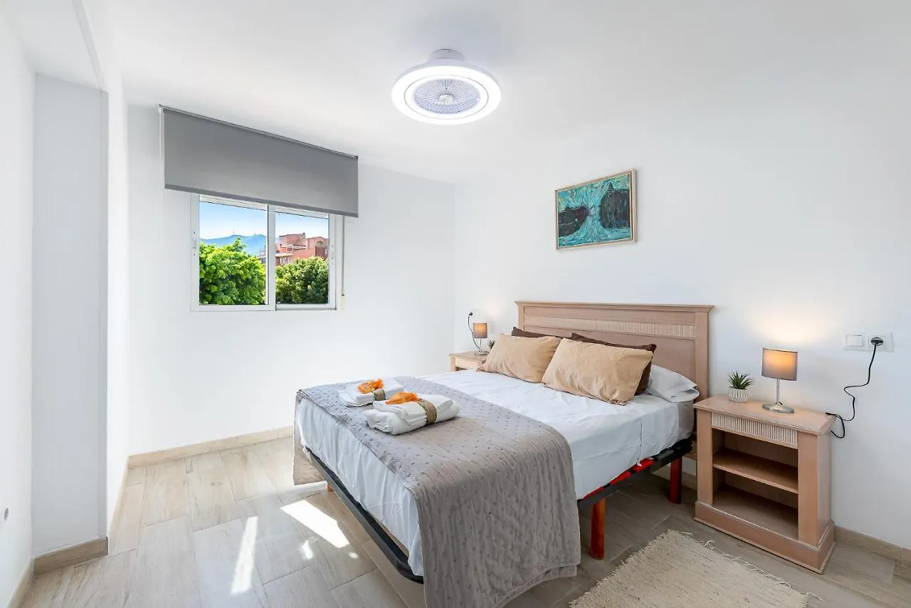 Apartment 797 Holiday Rentals - Apartamento Para 3 En Piscis Con Piscinas Benalmadena