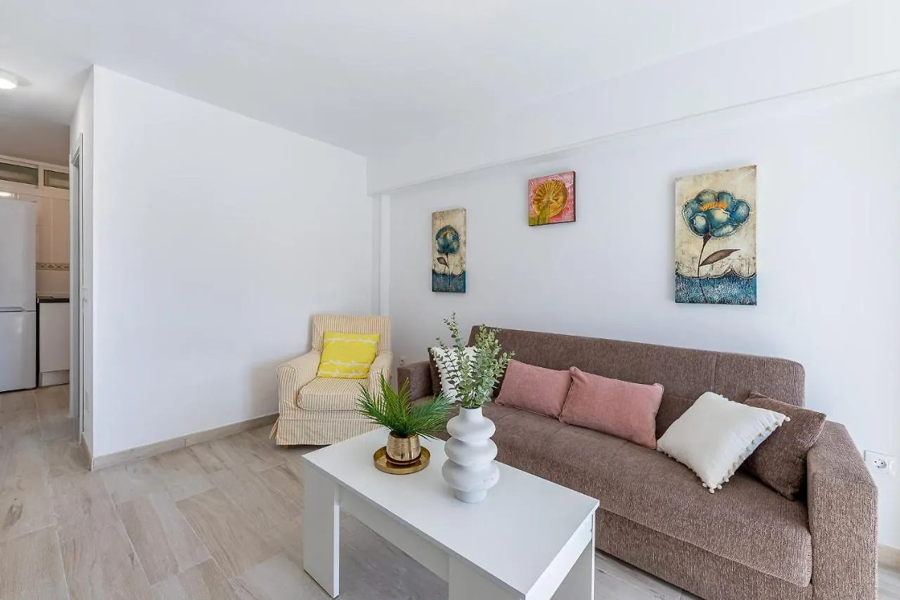 Apartment 797 Holiday Rentals - Apartamento Para 3 En Piscis Con Piscinas Benalmadena Spain