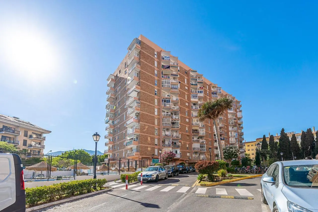 Apartment 797 Holiday Rentals - Apartamento Para 3 En Piscis Con Piscinas Benalmadena Spain